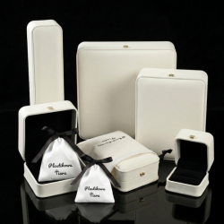 BRANSOLETKA MIRROR CUFF OWAL ZŁOTA- STATEMNT PIECES