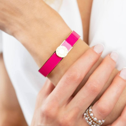 BRANSOLETKA BANGLE EMALIOWANA Z TARCZĄ ZEGAROWĄ FUKSJA- URBAN CHIC