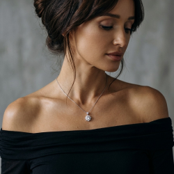 ŁAŃCUSZEK I ZAWIESZKA SŁOŃCE Z CYRKONI- THE MOMENT