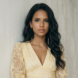 KOLCZYKI Z TKANINY ZE ZŁOTYMI ŁAŃCUSZKAMI CZARNE- STATEMENT PIECES