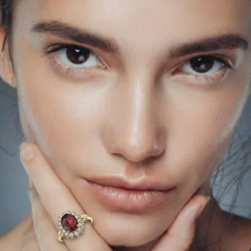 GDY BIŻUTERYJNY MAKSYMALIZM SPOTYKA RETRO ELAGANCJĘ